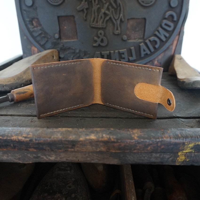 Portacarte con bottone “Dante” - immagine 3