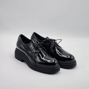 BUENO STRINGATA VERNICE NERO