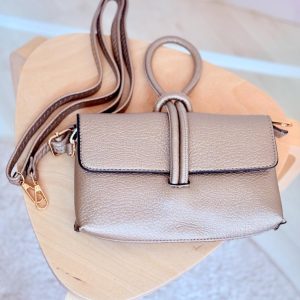 BORSA CLUTCH NODO ELEGANTE IN SIMIL-PELLE.