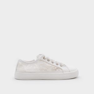 Scarpa sportiva traforata