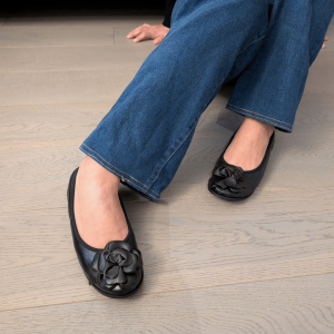 Ballerina a punta tonda con lavorazione a sacchetto Bally tutta in nappa nero