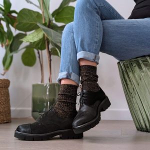 Scarpa derby stringata Fluffy Lace con lavorazione a sacchetto in cavallino nero – IN PREVENDITA