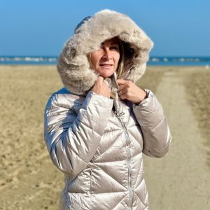 GIACCHETTO IMBOTTITO CAPPUCCIO IN ECO PELLICCIA