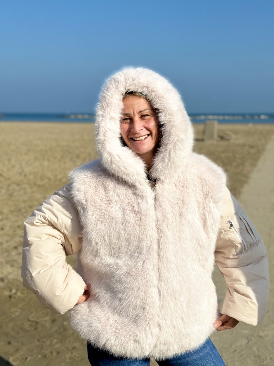 GIACCHETTO CON GILET IN ECO PELLICCIA E CAPPUCCIO - immagine 8