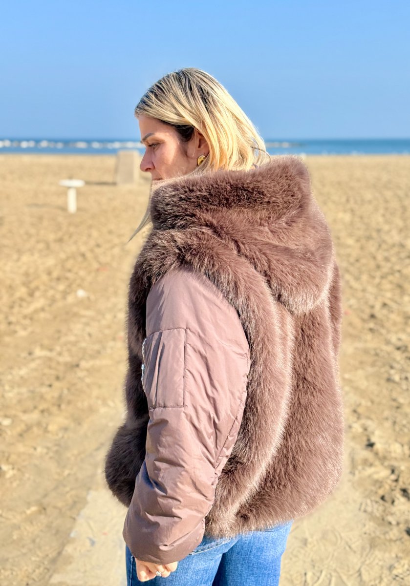 GIACCHETTO CON GILET IN ECO PELLICCIA E CAPPUCCIO - immagine 6