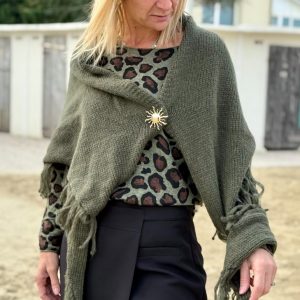 MANTELLA CON GIOIELLO E FRANGE