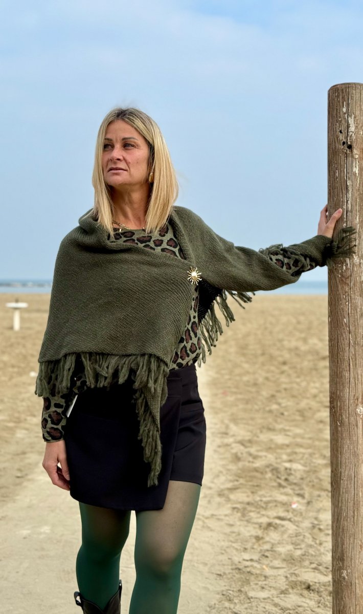 MANTELLA CON GIOIELLO E FRANGE - immagine 3