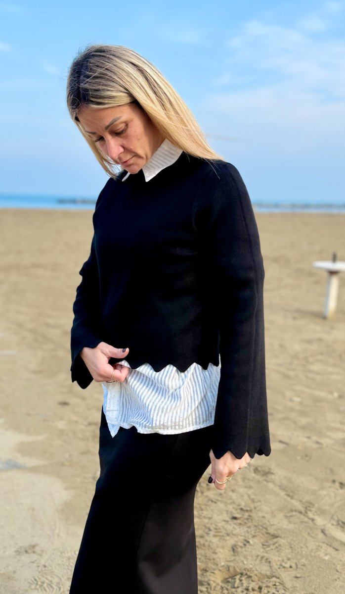 MAGLIONCINO COLLO VULCANO CON MOTIVO SMERLATO - immagine 2