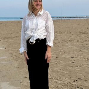 LOUNGHETTE ELASTICIZZATA CON SPACCO POSTERIORE