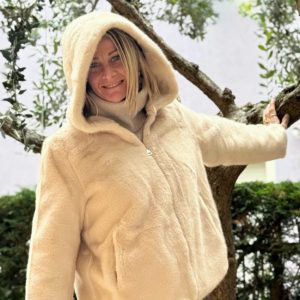 PELLICCIA ECO CAPPUCCIO ARROTONDATO SUI FIANCHI