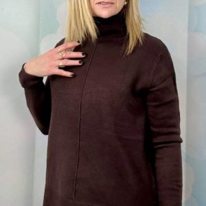 MAGLIONCINO COLLO ALTO  PIU CORTO AVANTI