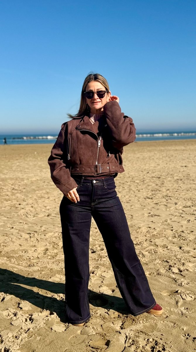 JEANS ELASTICIZZATO CON GAMBA LARGA - immagine 2