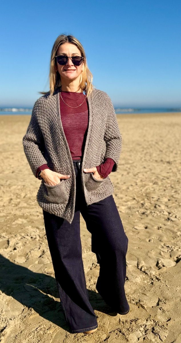 CARDIGAN APERTO CON TASCHE FRONTALI - immagine 2