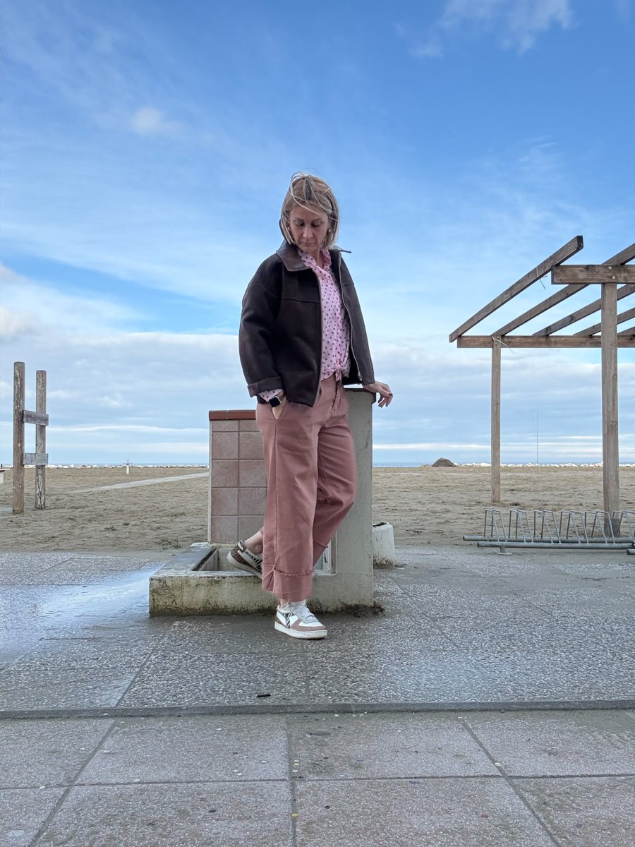 JEANS COLORATO ELASTICIZZATO MIDI CON RISVOLTO - immagine 2