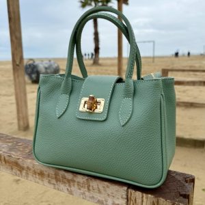 BAULETTO IN PELLE CON TRACOLLA E CERNIERE INTERNE