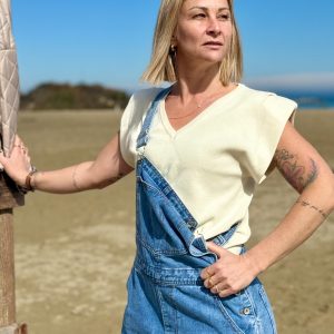 T-SHIRT CON SPALLINE IN MAGLINA