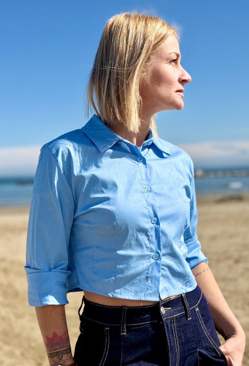 CAMICIA CROP TOP CON BRILLANTINI ELASTICIZZATA - immagine 3