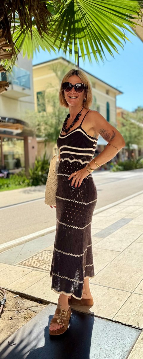 ABITO TUBINO TRAFORATO A CONTRASTO