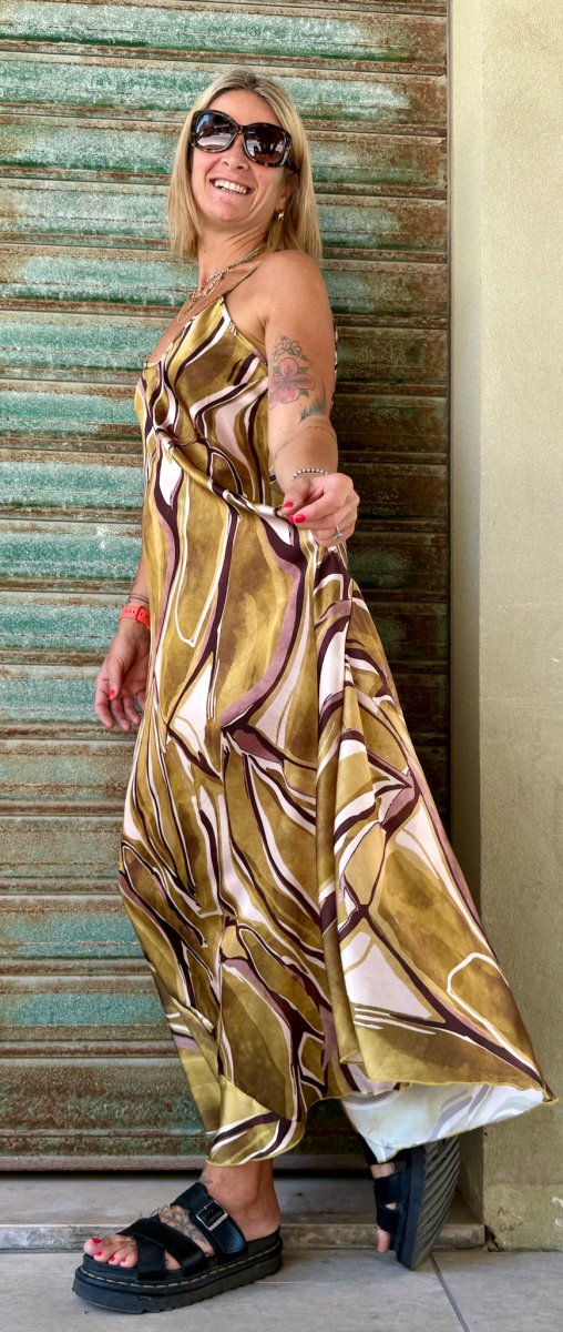 ABITO LUNGO SVASATO FANTASIA EFFETTO SETA - immagine 3