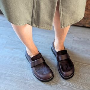 Mocassino Fluffy Moca con lavorazione a sacchetto in nappa e cavallino bordeaux in PREVENDITA