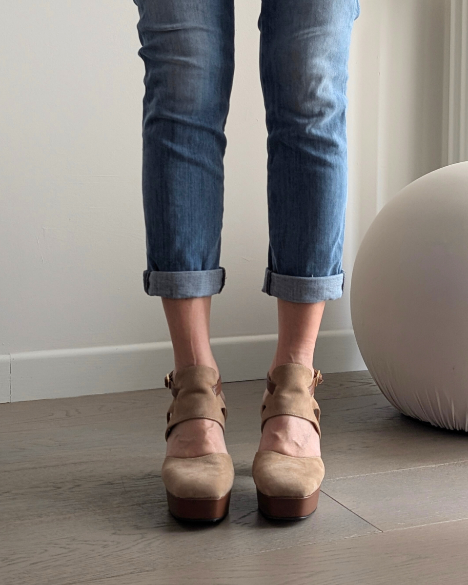 Décolleté slingback con plateau e tacco a blocco Tracy in camoscio sabbia e nappa cuoio - immagine 4