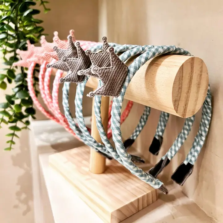 Cerchietto principessa a quadretti vichy con corona - immagine 2