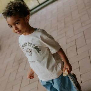 Maglietta playing it cool