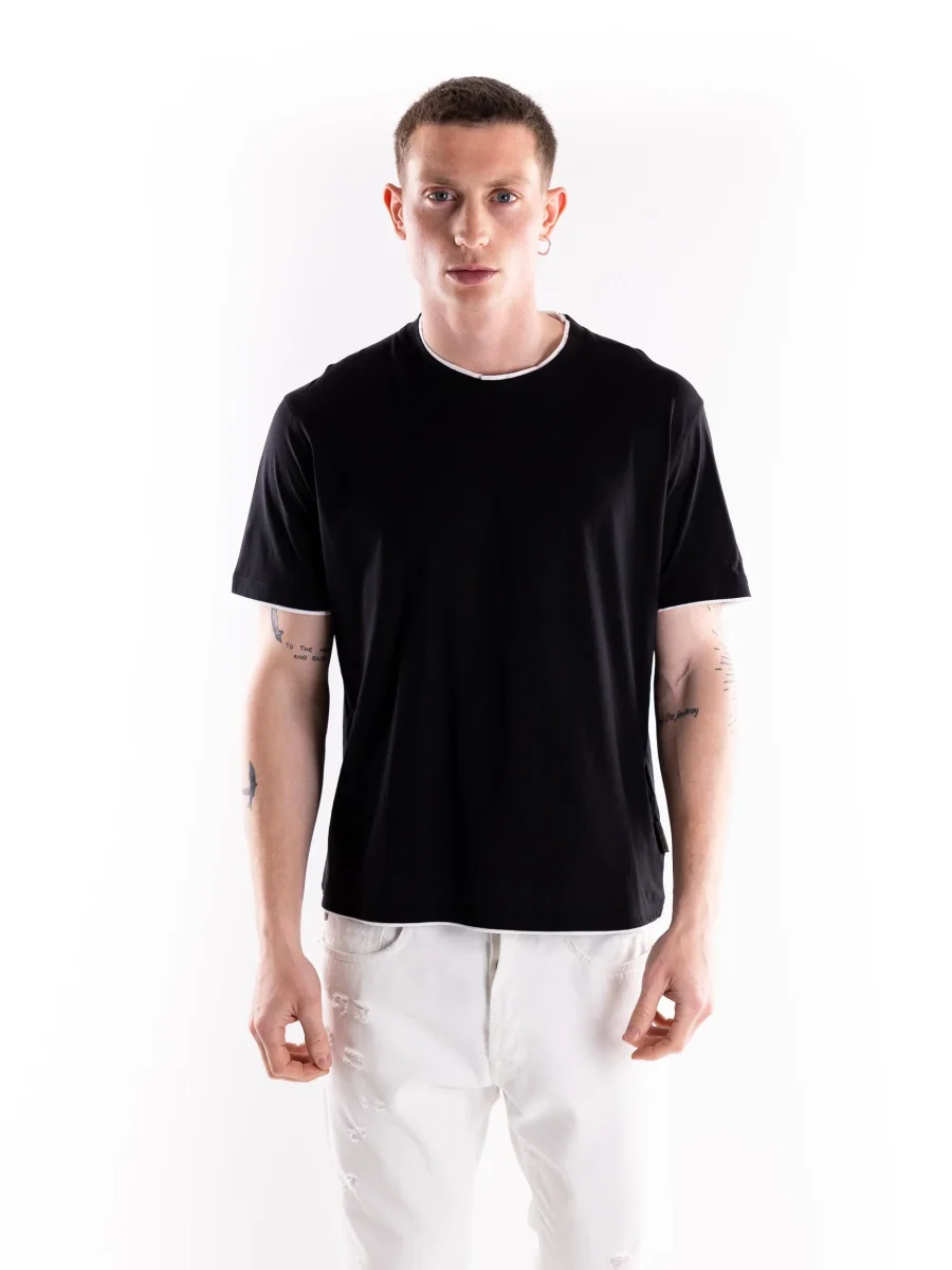 T-shirt uomo nera doppio bordo a contrasto